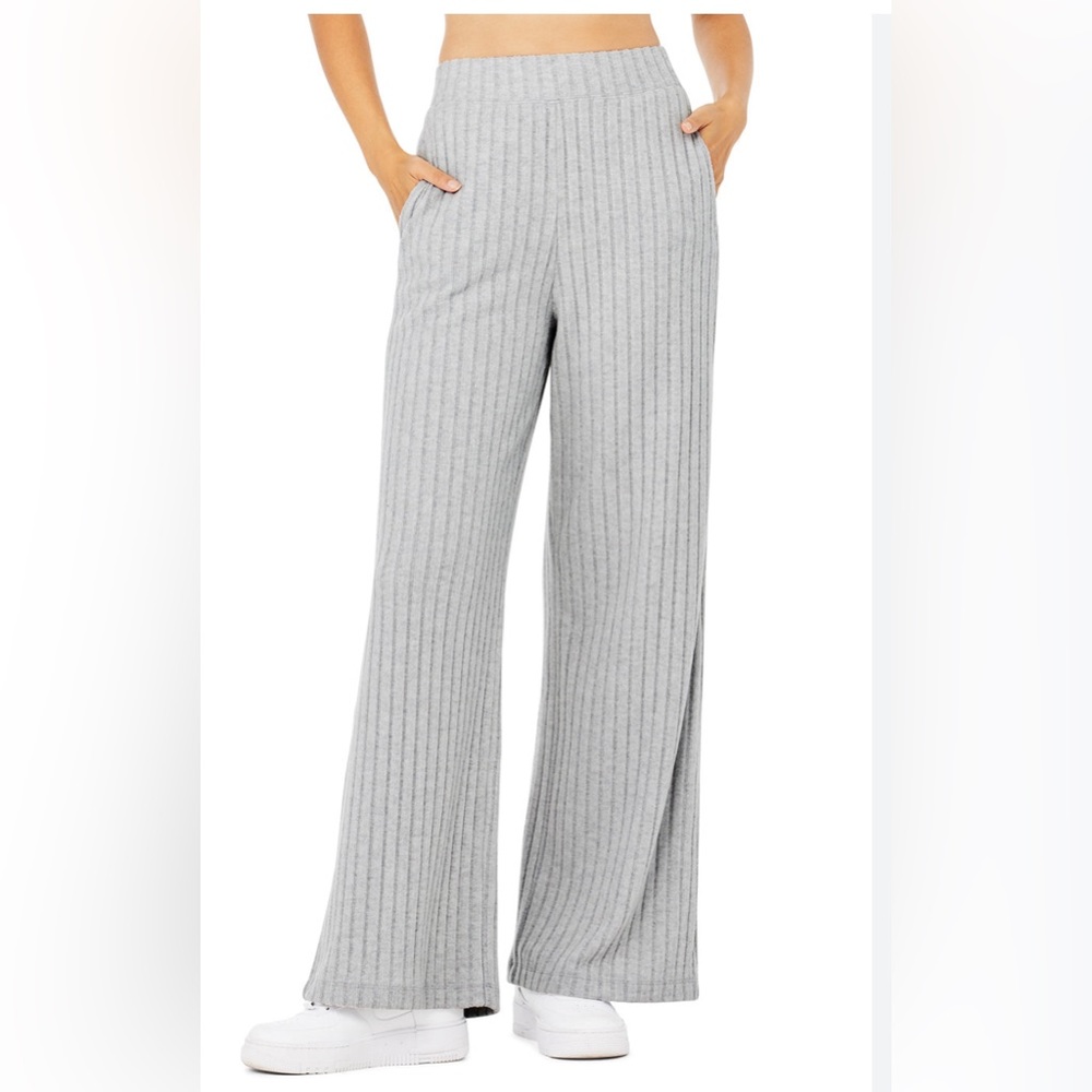 Alo Take Comfort Wide Leg pants in Gray
